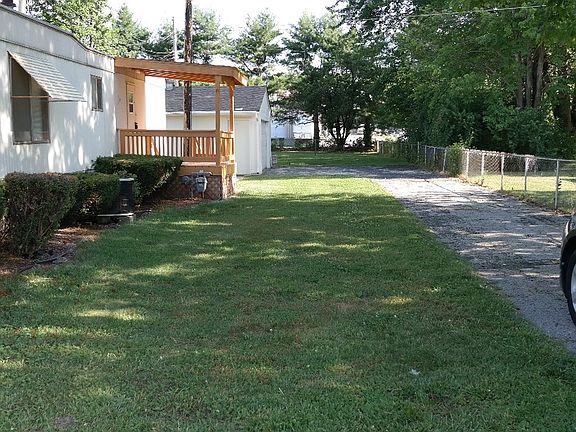 2nd image of 901 Salem Pl