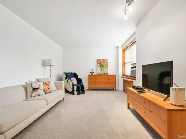 141-15 28th Avenue #4G, Flushing, NY 11354