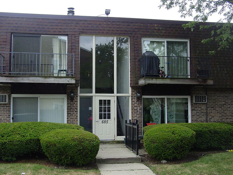 1st image of 685 Grove Dr APT 104