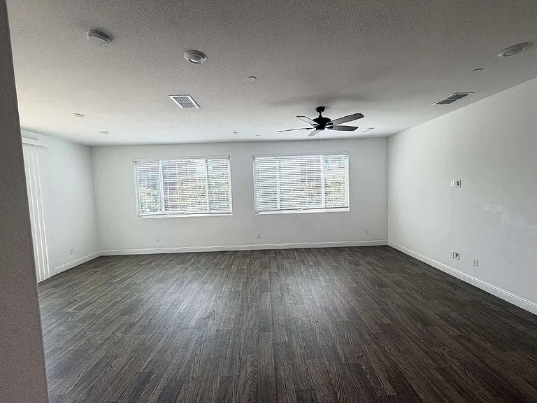 2454 Quesada Dr — Photo 12