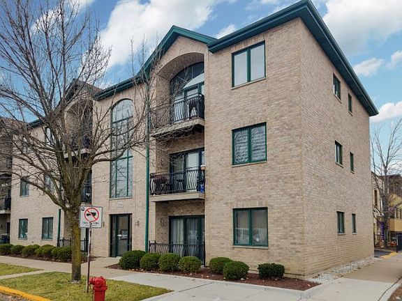 2nd image of 3154 N Oleander Ave #1C