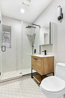 Rented by SERHANT. | media 5