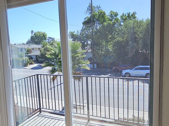 2nd image of 12221 Oxnard St APT 7