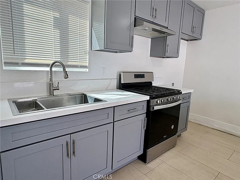 296 N Allen St — Photo 9