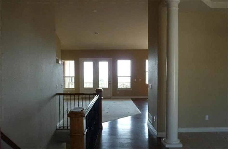 Entry - 4784 Jamestown Dr