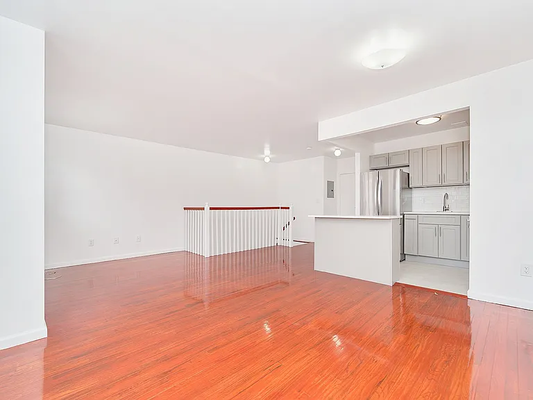 114 Pulaski St #3 — Photo 5