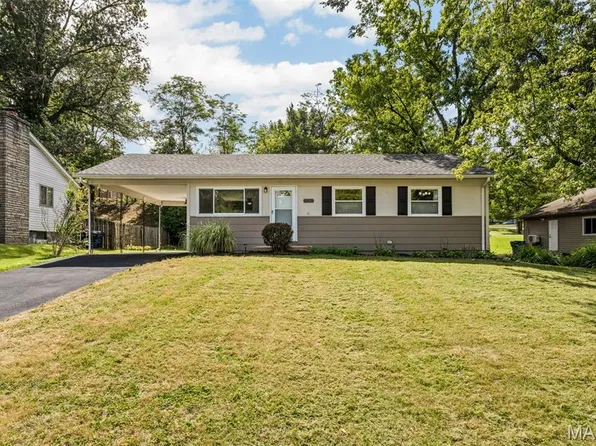 10826 Canter Way Dr, Saint Louis, MO 63114