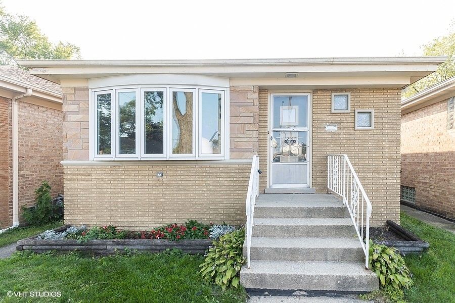 1st image of 2950 Oak Park Ave