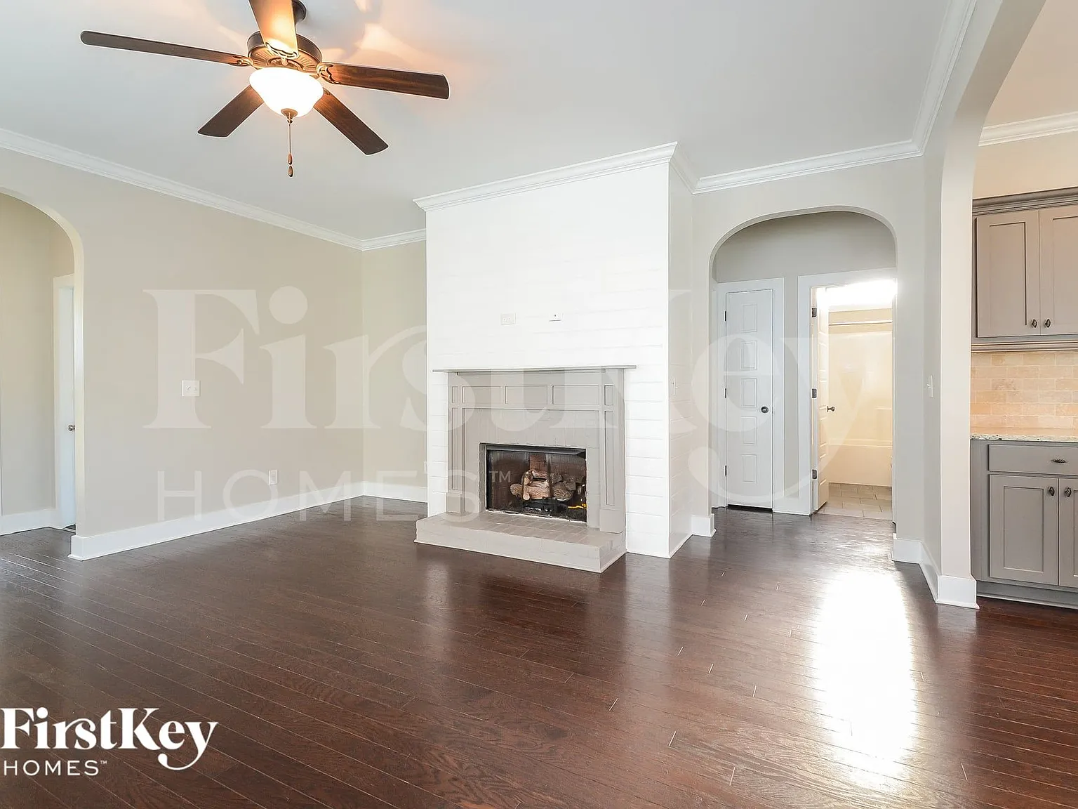 3 bed, 2.0 bath, 1802 sqft, $2,165 — Photo 4