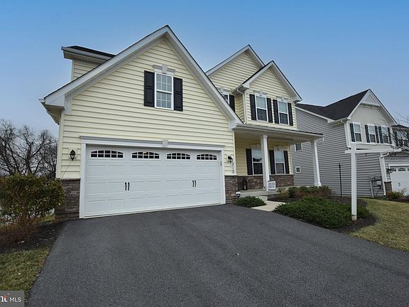 3rd image of 1310 Shenandoah View Pkwy