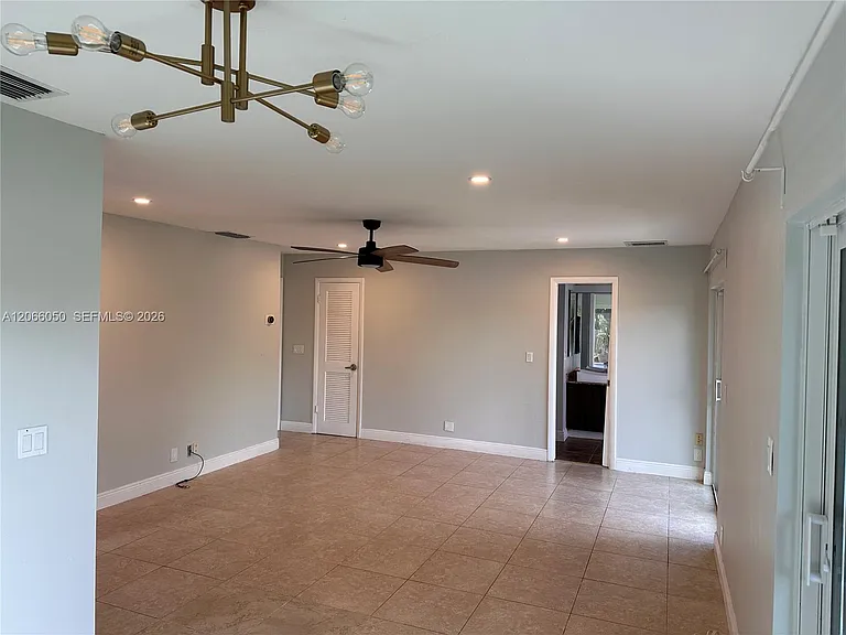 11907 Jennifer Way — Photo 14