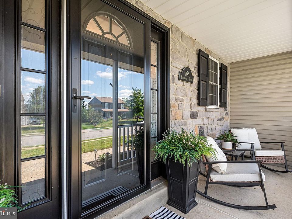 1st image of 108 Dogwood Dr