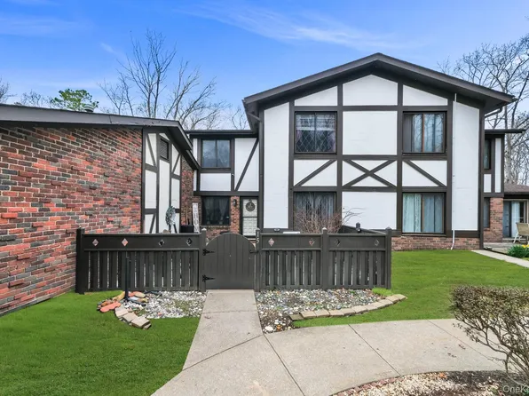 15 Birchwood Road, Medford, NY 11763