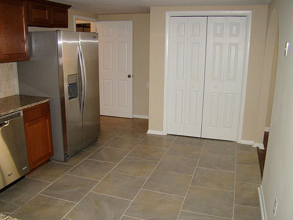 4th image of 1475 Betty Ct