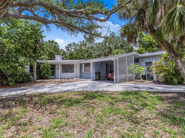 5369 Shadow Lawn Dr, Sarasota, FL 34242
