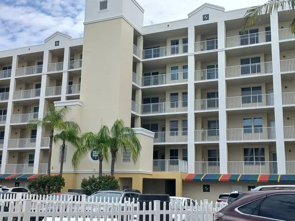 1200 Country Club Dr, Largo, FL