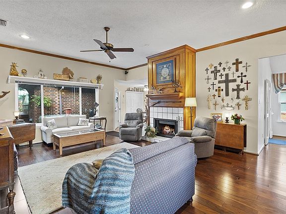 5th image of 2909 Baron Dr