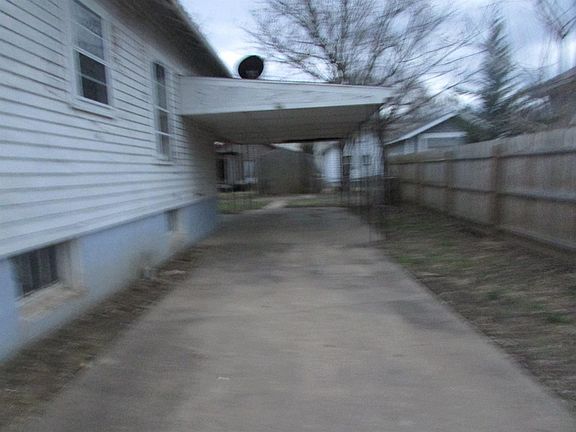 4th image of 1024 Williams St