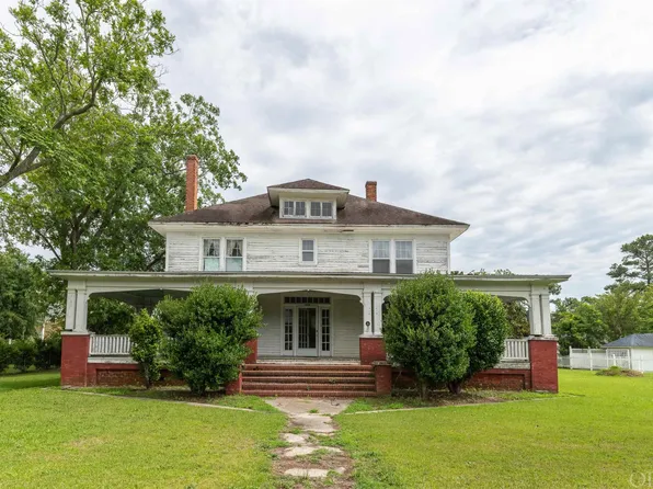 304 Sir Walter Raleigh St, Manteo, NC 27954
