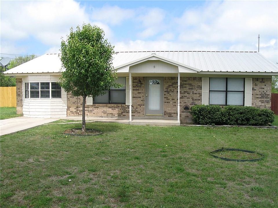 1st image of 702 Longhorn Dr