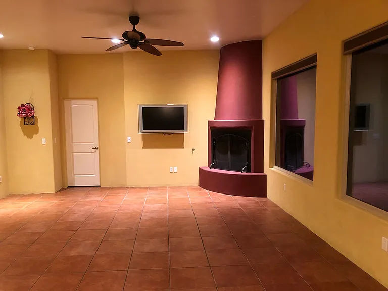 1624 E Goldenrod Ln — Photo 7