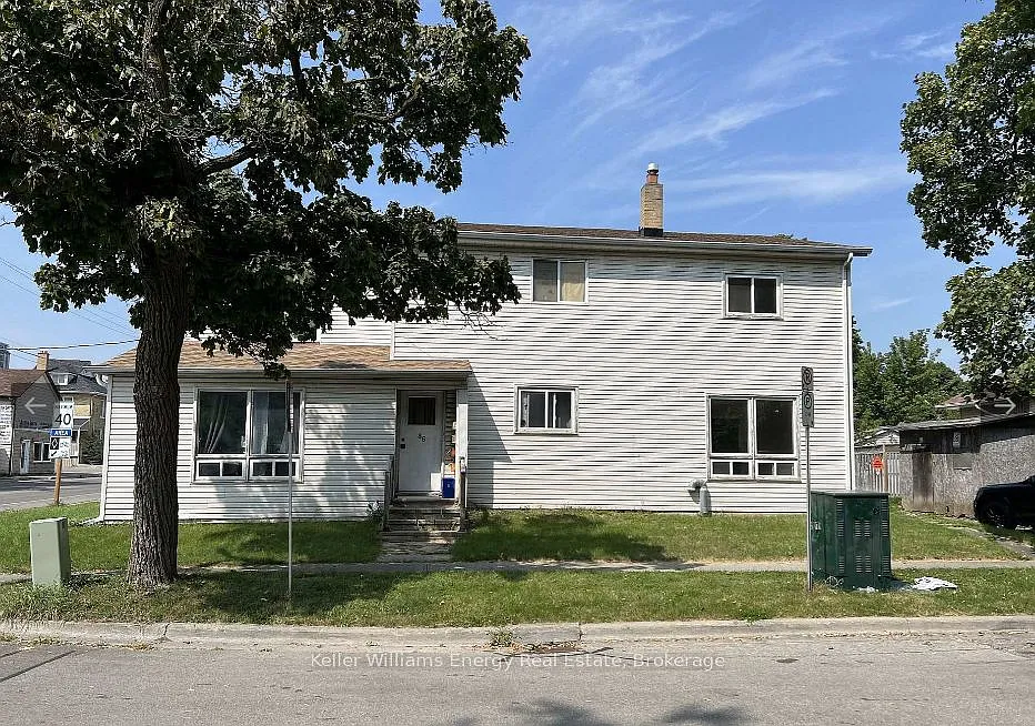 86 Brock St E #3