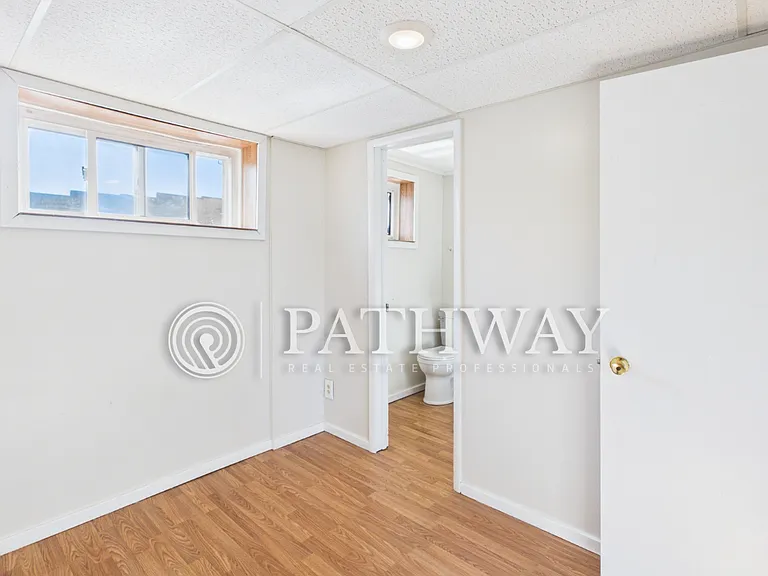 172 North St #8 — Photo 9