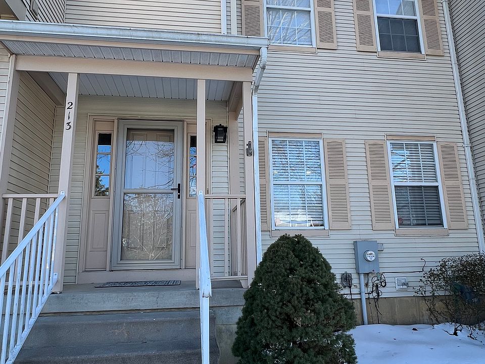 1st image of 213 Waverly Ct