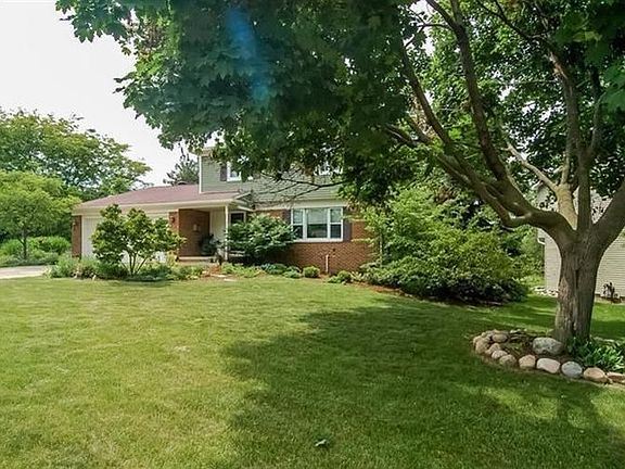 3rd image of 2330 Churchill Dr