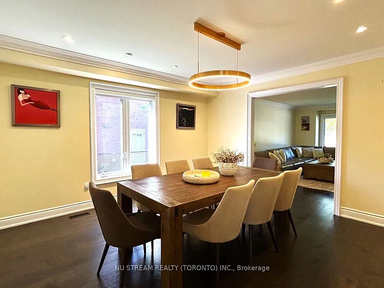 31 Ashfield Dr — Photo 14