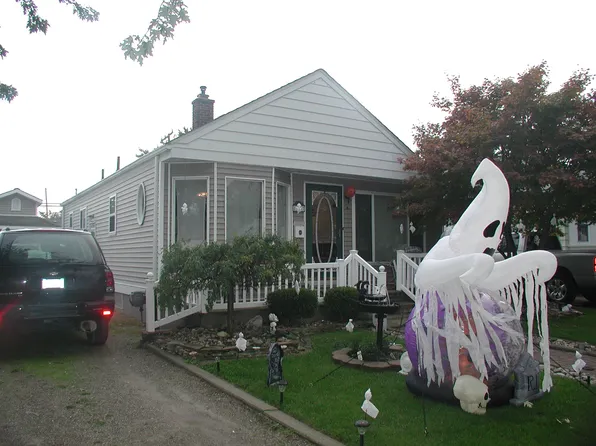 13467 Cunningham St, Southgate, MI 48195