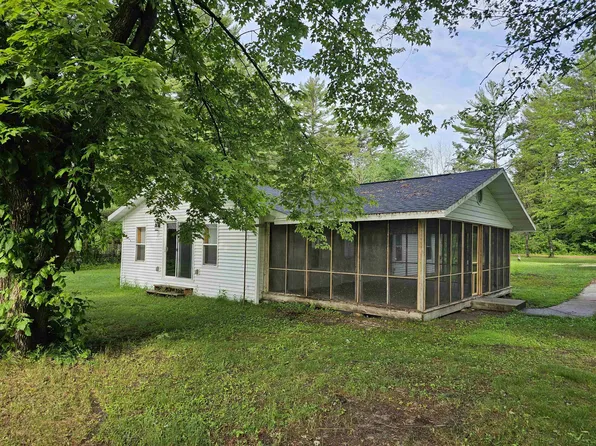 E5897 N Shore Rd, Weyauwega, WI 54983