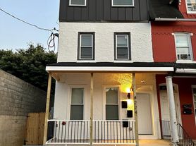 4224 Brown St, Philadelphia, PA