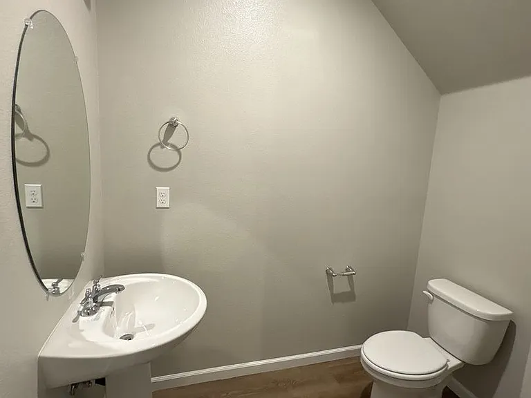 505 S Summit St #101-104 — Photo 8