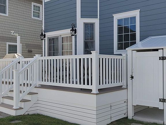 deck and shower in back