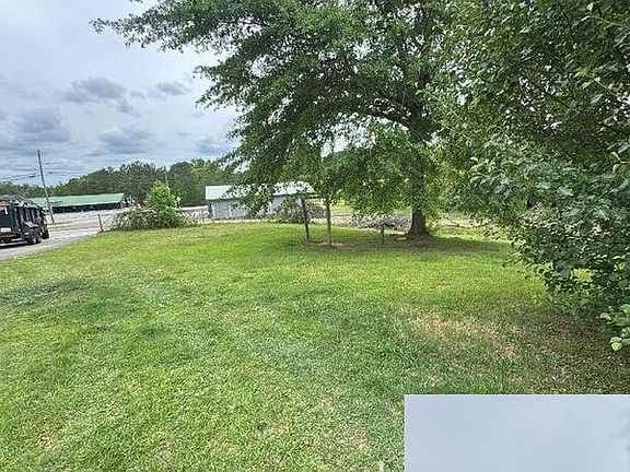 4th image of 455 Rock Cliff Rd