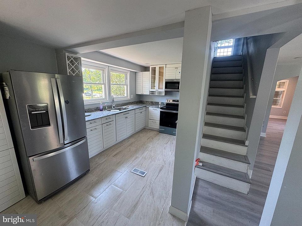 1st image of 602 Addison Rd S