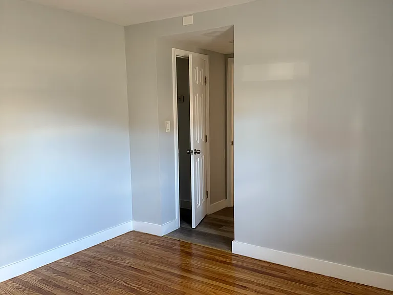 516 S Cherry St — Photo 8