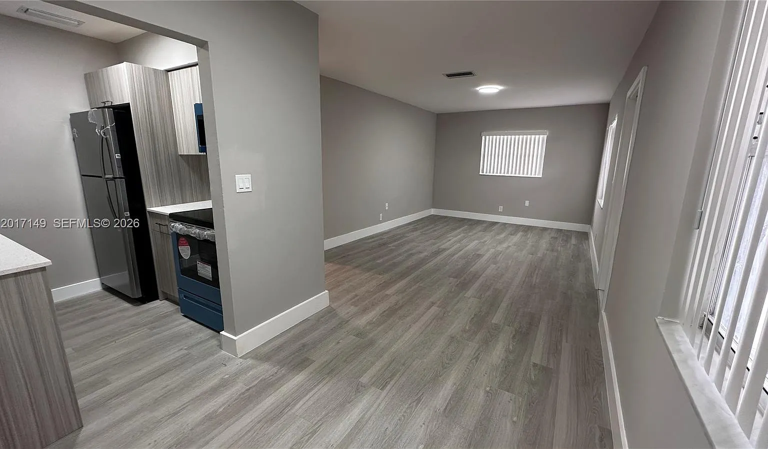 2 bed, 1.0 bath, 3345 sqft, $2,100 — Photo 3
