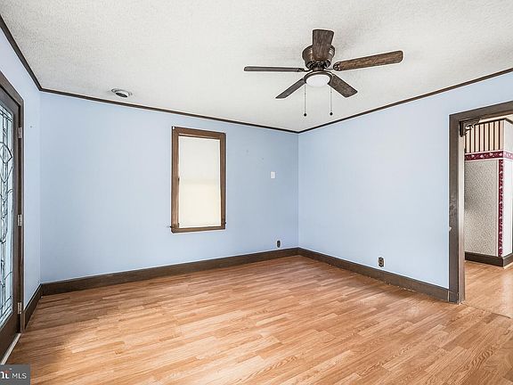 5th image of 134 W Central Ave