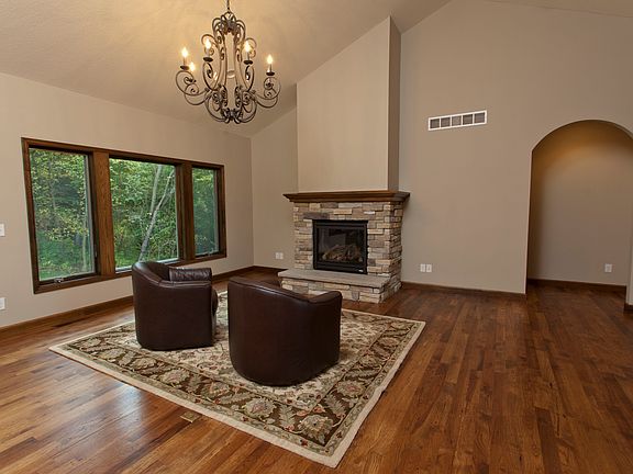 3rd image of 3398 Valley View Dr