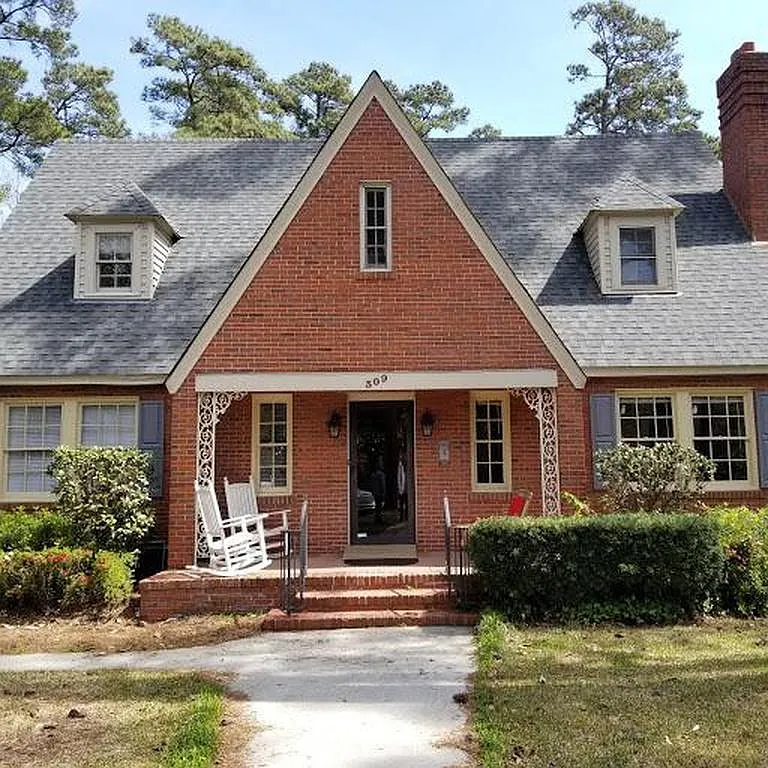 3 bed, 2496 sqft, $2,950 — Photo 1