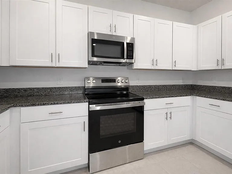 6090 Shiner St — Photo 3