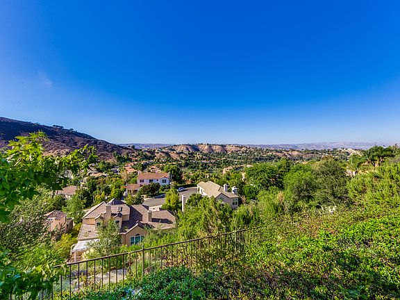 5th image of 3449 Cordova Dr