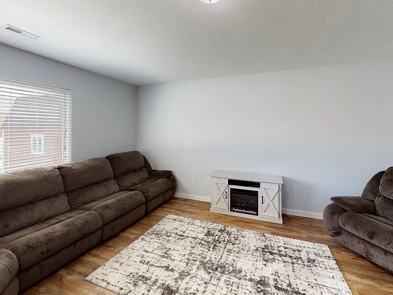 531 S Willow Xing — Photo 30