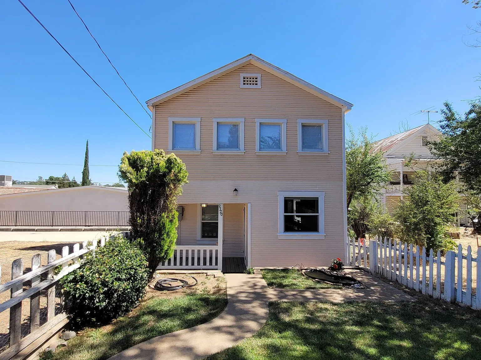 2 bed, 1460 sqft, $1,400 — Photo 1