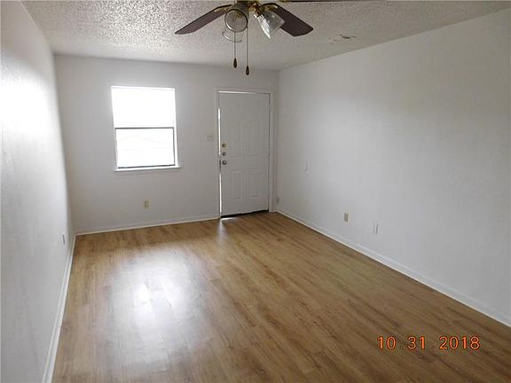 4th image of 905 Dryden Ave #A