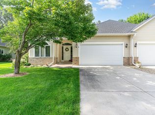4329 Priorwood St SE, Prior Lake, MN 55372
