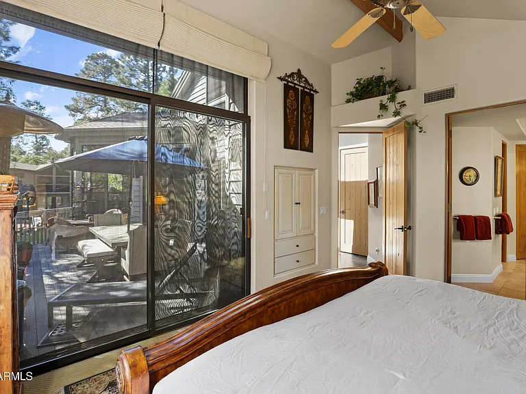 2609 E Pine Island Ln — Photo 17