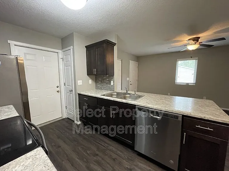 2504 Alma Ave — Photo 6